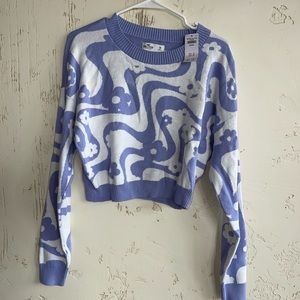 NWT Hollister Cropped Sweater. Size M.